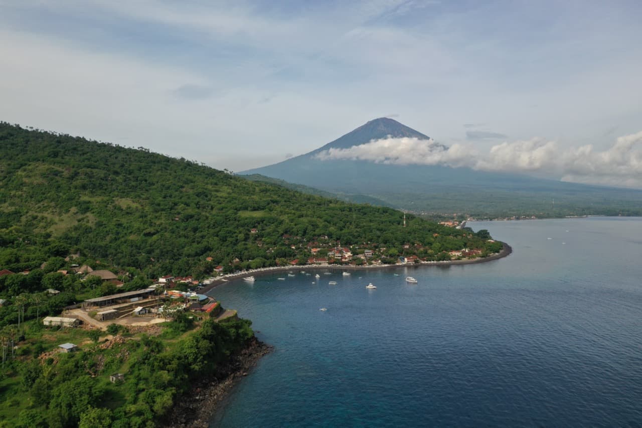 Diving in Amed